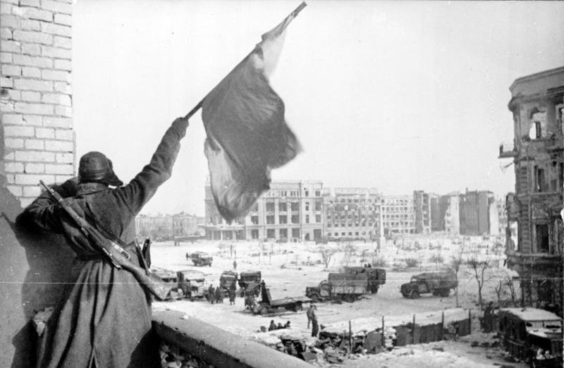 «Великие битвы не выигрываются только страхом»: как победа под Сталинградом стала началом дороги на Берлин