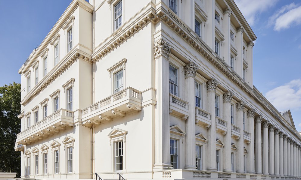 Здание Британской академии в Лондоне